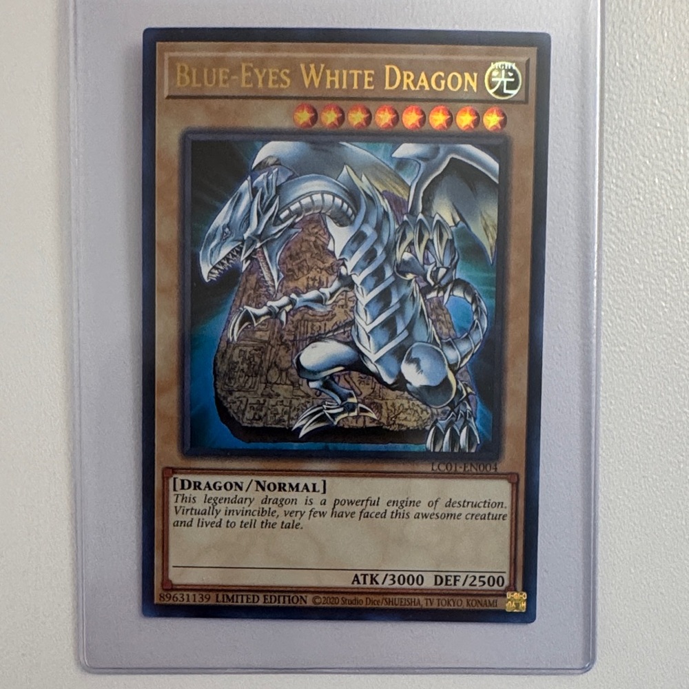 Legendary Blue-Eyes White Dragon Card